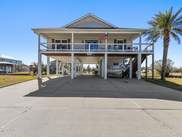 109 Janelle Drive, Bay Saint Louis, MS 39520