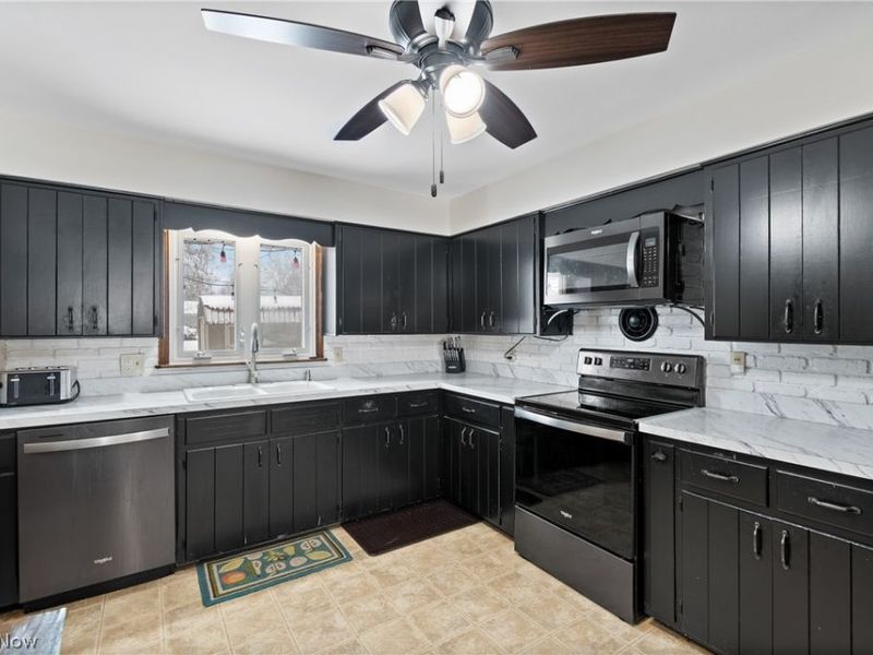 236 Knollwood Drive, Wadsworth, OH 44281 Photo 12