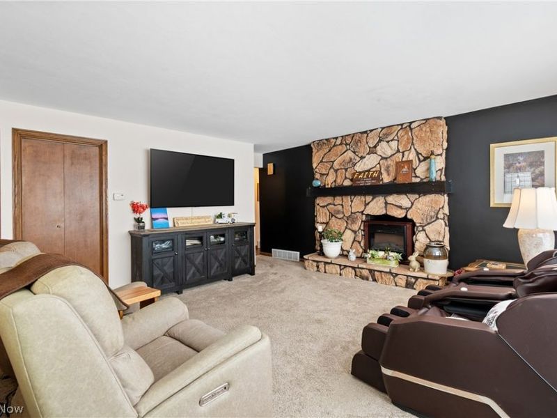 236 Knollwood Drive, Wadsworth, OH 44281 Photo 5