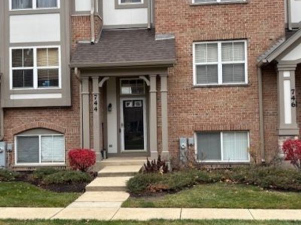 744 June Terrace, Lake Zurich, IL 60047