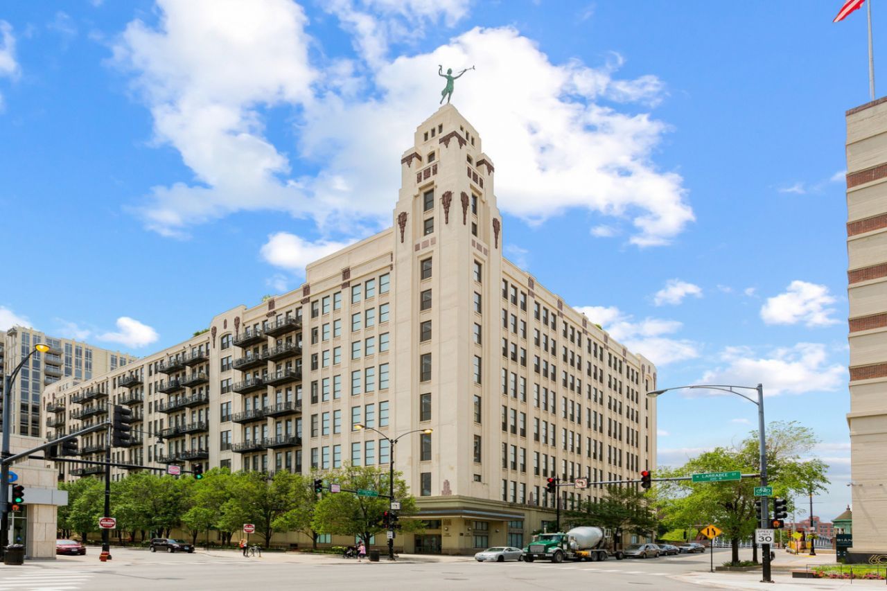 Please Call For Address, Unit 826, Chicago, IL 60654 Main Photo