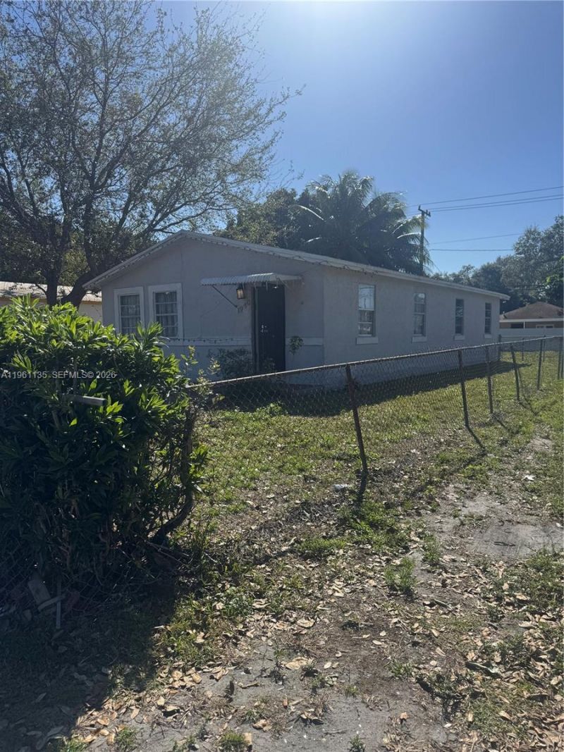 1940 NW 96th St, Miami, FL 33147 Photo