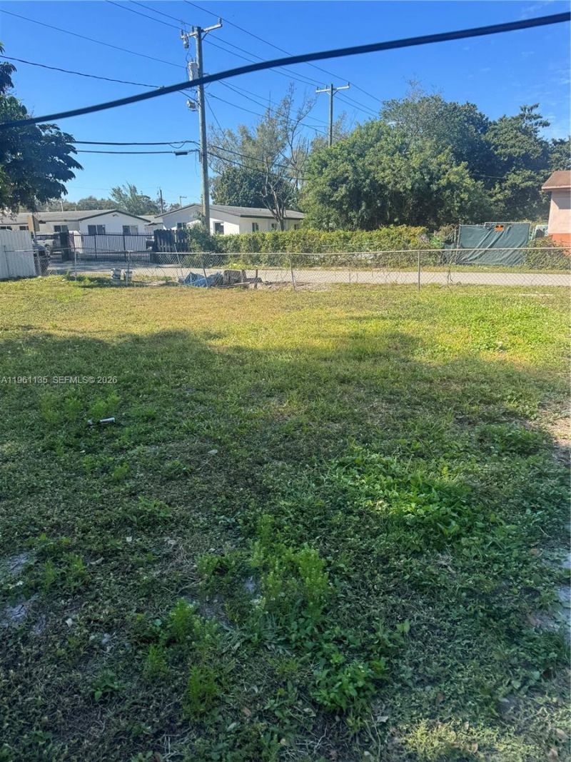 1940 NW 96th St, Miami, FL 33147 Photo