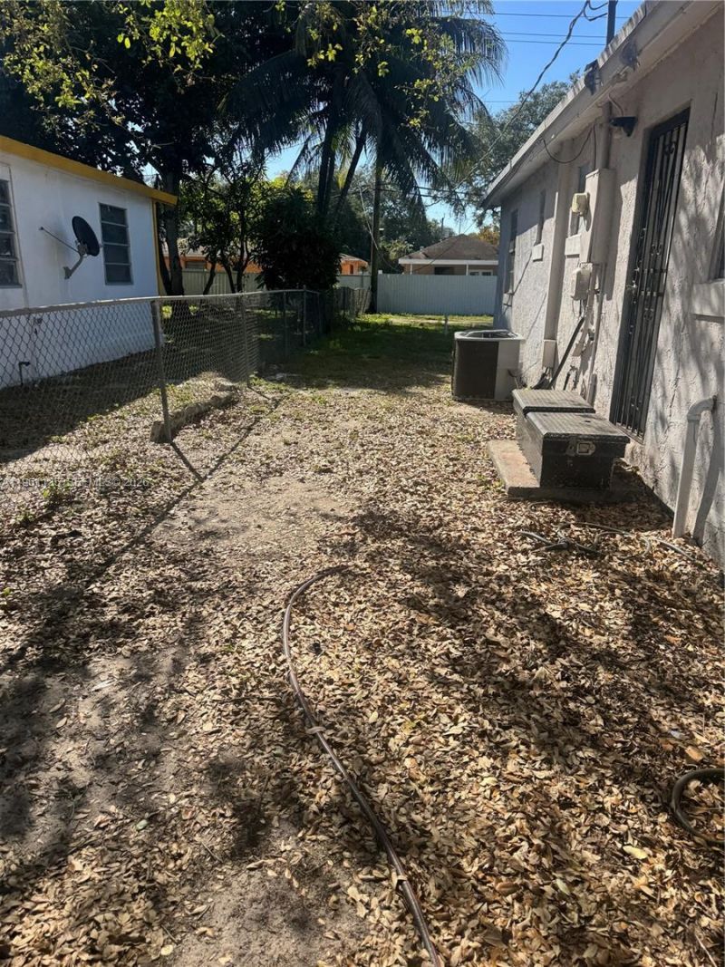 1940 NW 96th St, Miami, FL 33147 Photo