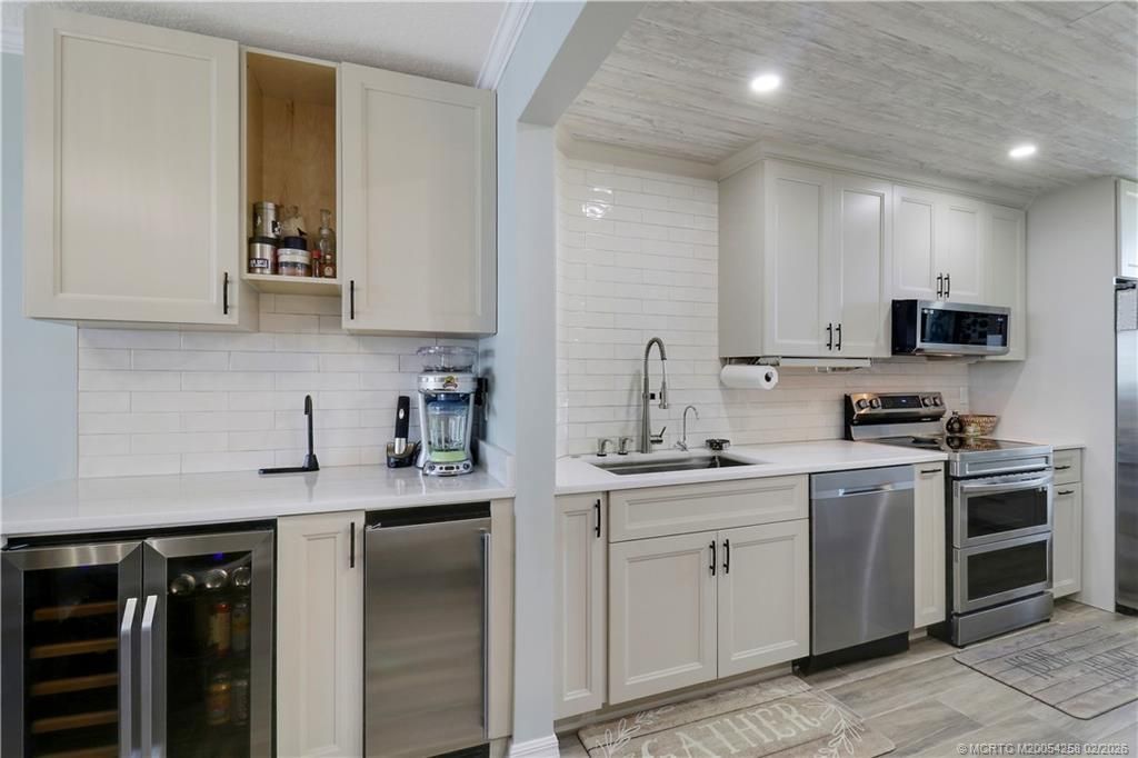 10000 S Ocean Drive, Unit 704, Jensen Beach, FL 34957 Photo