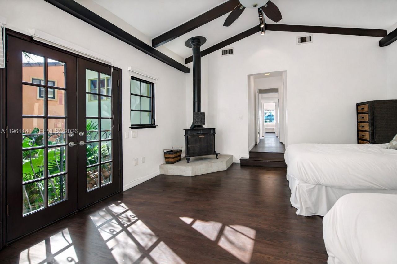 224 S Coconut Ln , Miami Beach, FL 33139 Photo