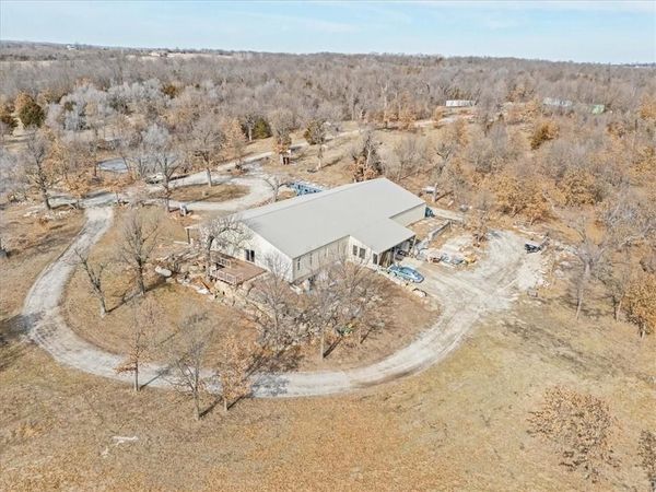22599 Fall Leaf Drive, Linwood, KS 66052