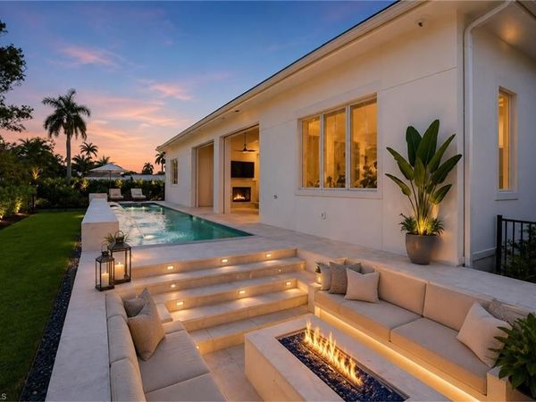 623 Park Shore DR, NAPLES, FL 34103