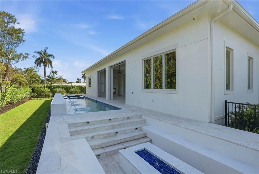 623 Park Shore Dr, Naples, FL 34103 Photo