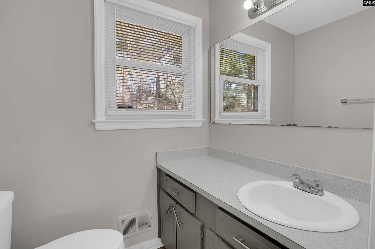 2620 Pleasant Ridge Drive  Photo 16