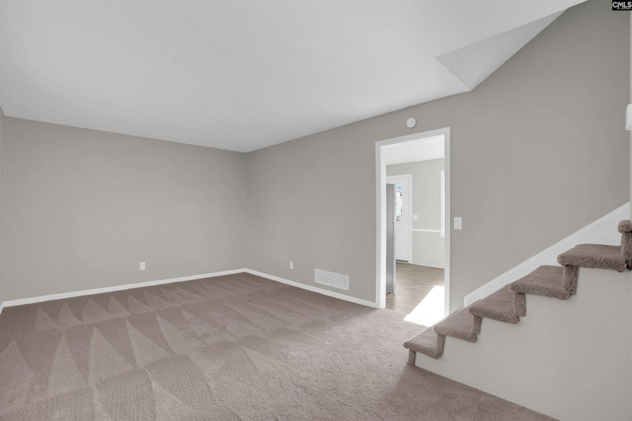 2620 Pleasant Ridge Drive  Photo 4