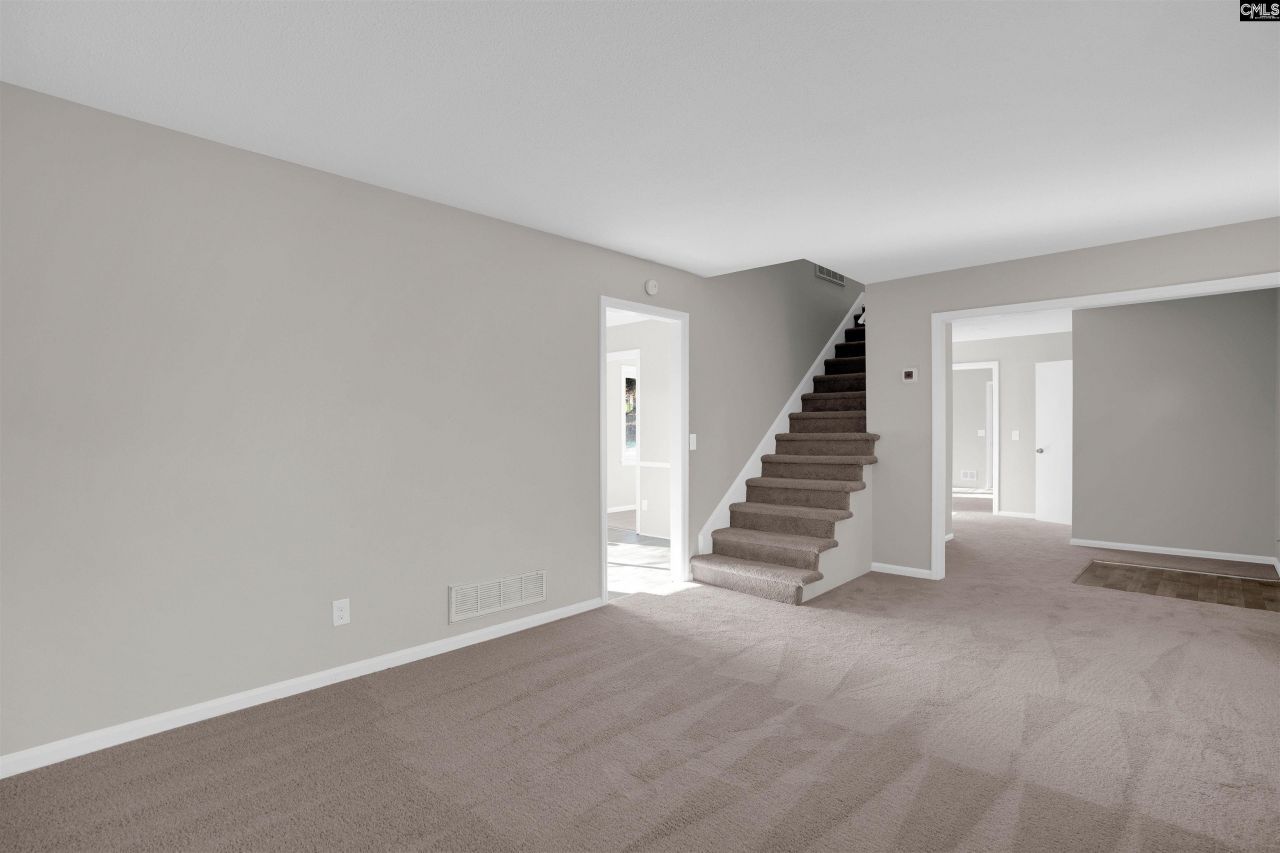 2620 Pleasant Ridge Drive  Photo 5