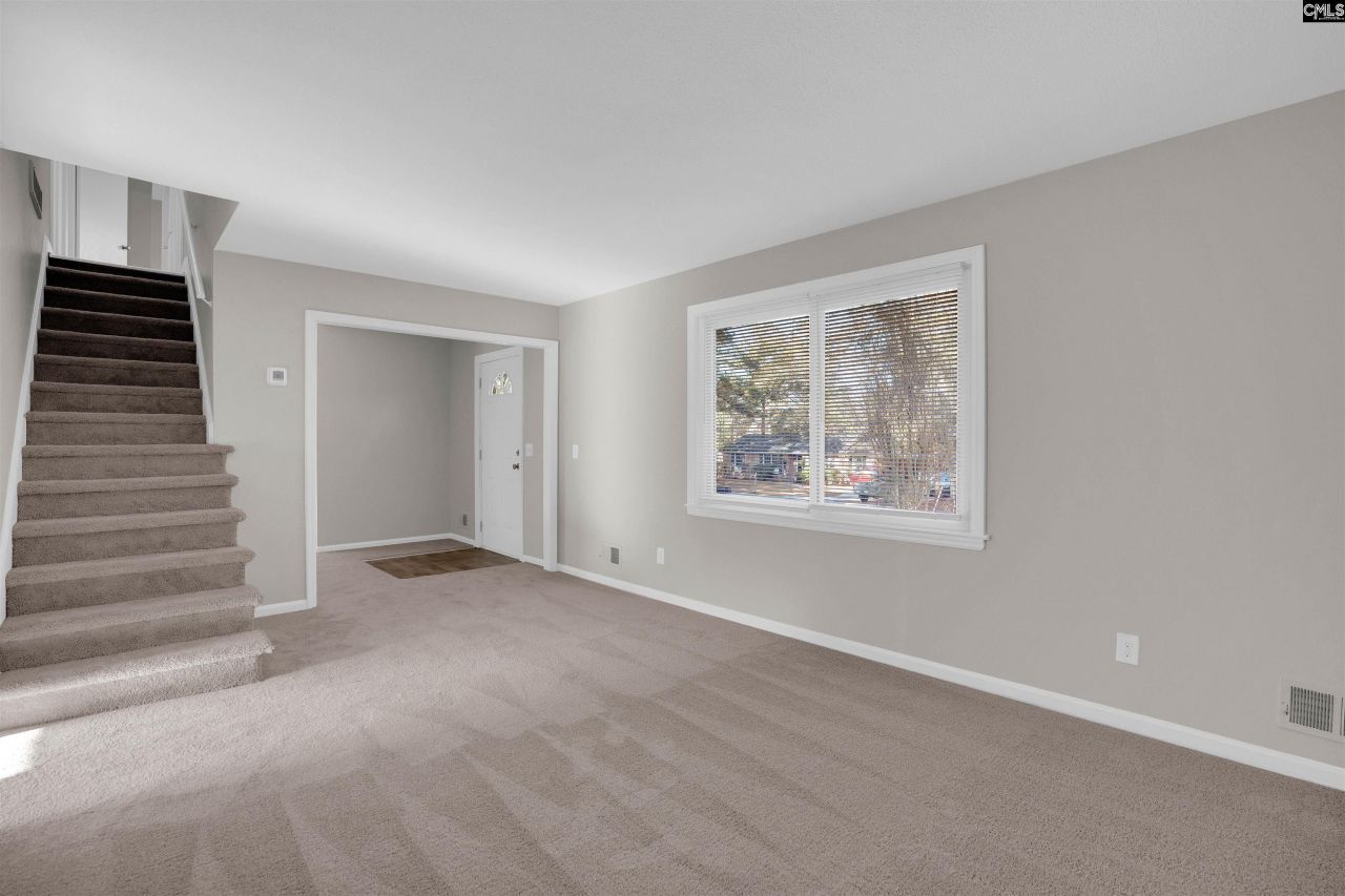 2620 Pleasant Ridge Drive  Photo 6