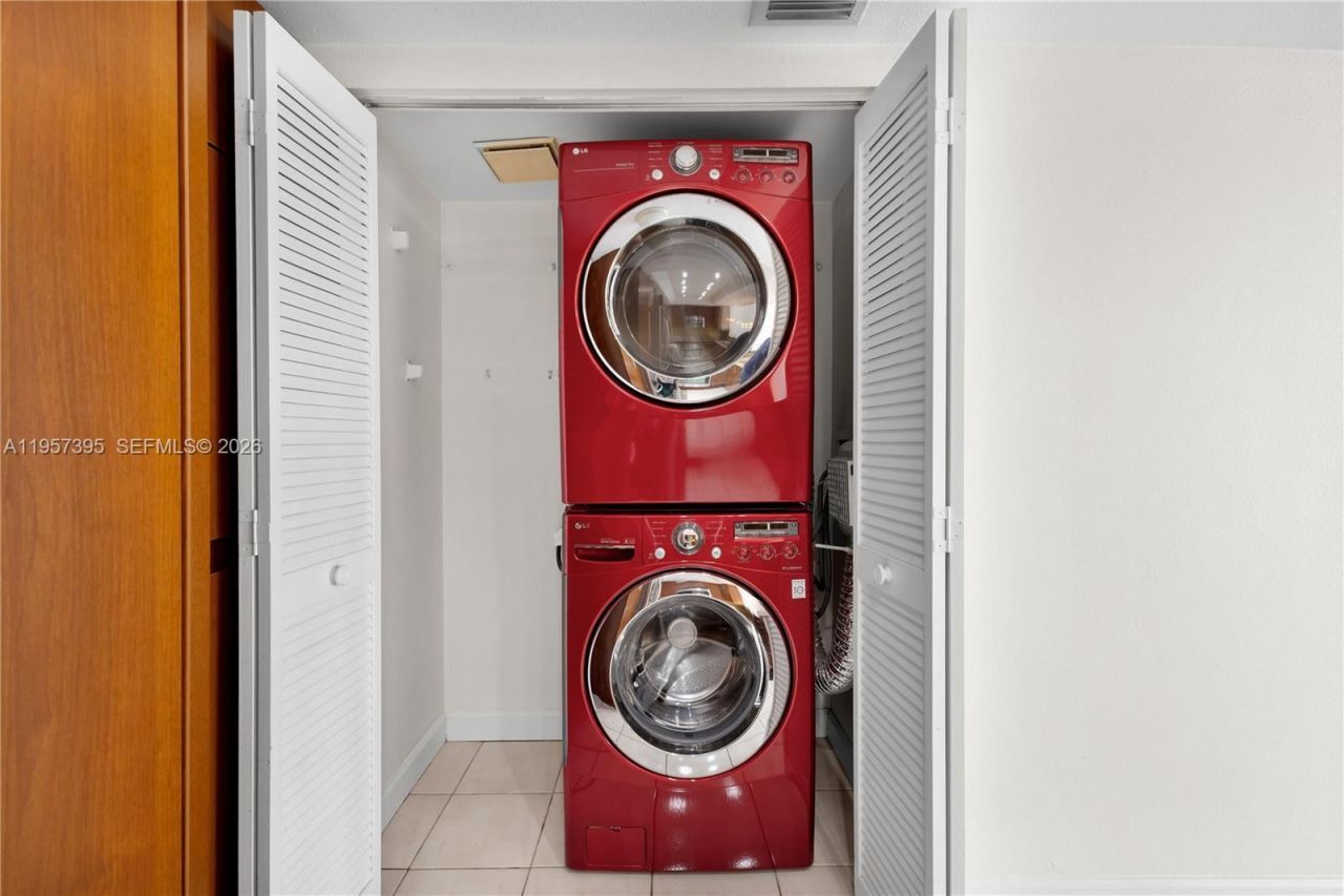 520 W Brickell Key Dr, Unit A619, Miami, FL 33131 Photo