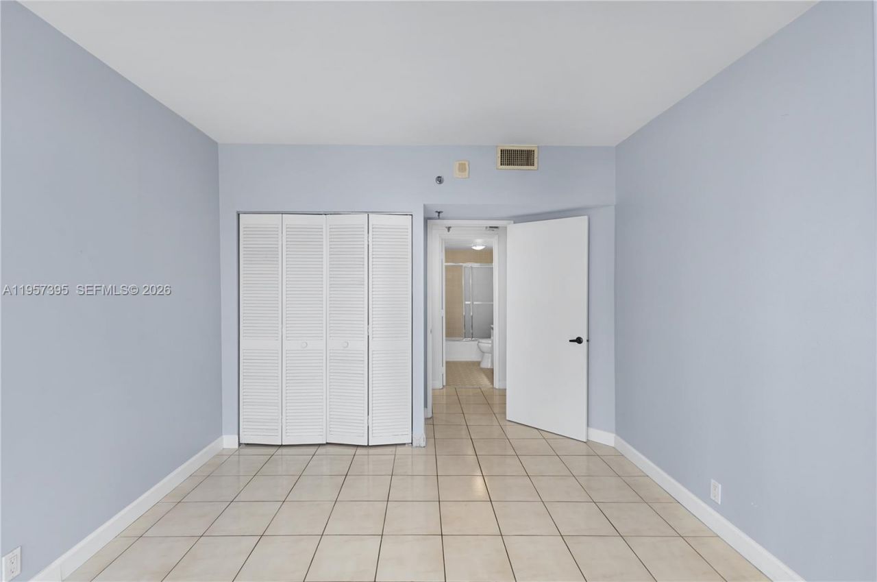 520 W Brickell Key Dr, Unit A619, Miami, FL 33131 Photo