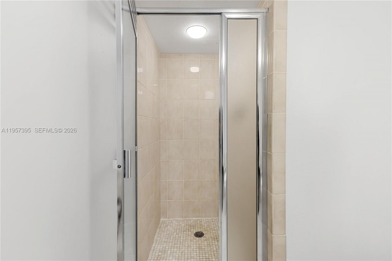 520 W Brickell Key Dr, Unit A619, Miami, FL 33131 Photo