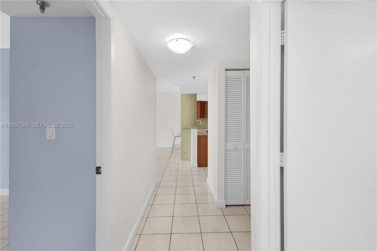 520 W Brickell Key Dr, Unit A619, Miami, FL 33131 Photo