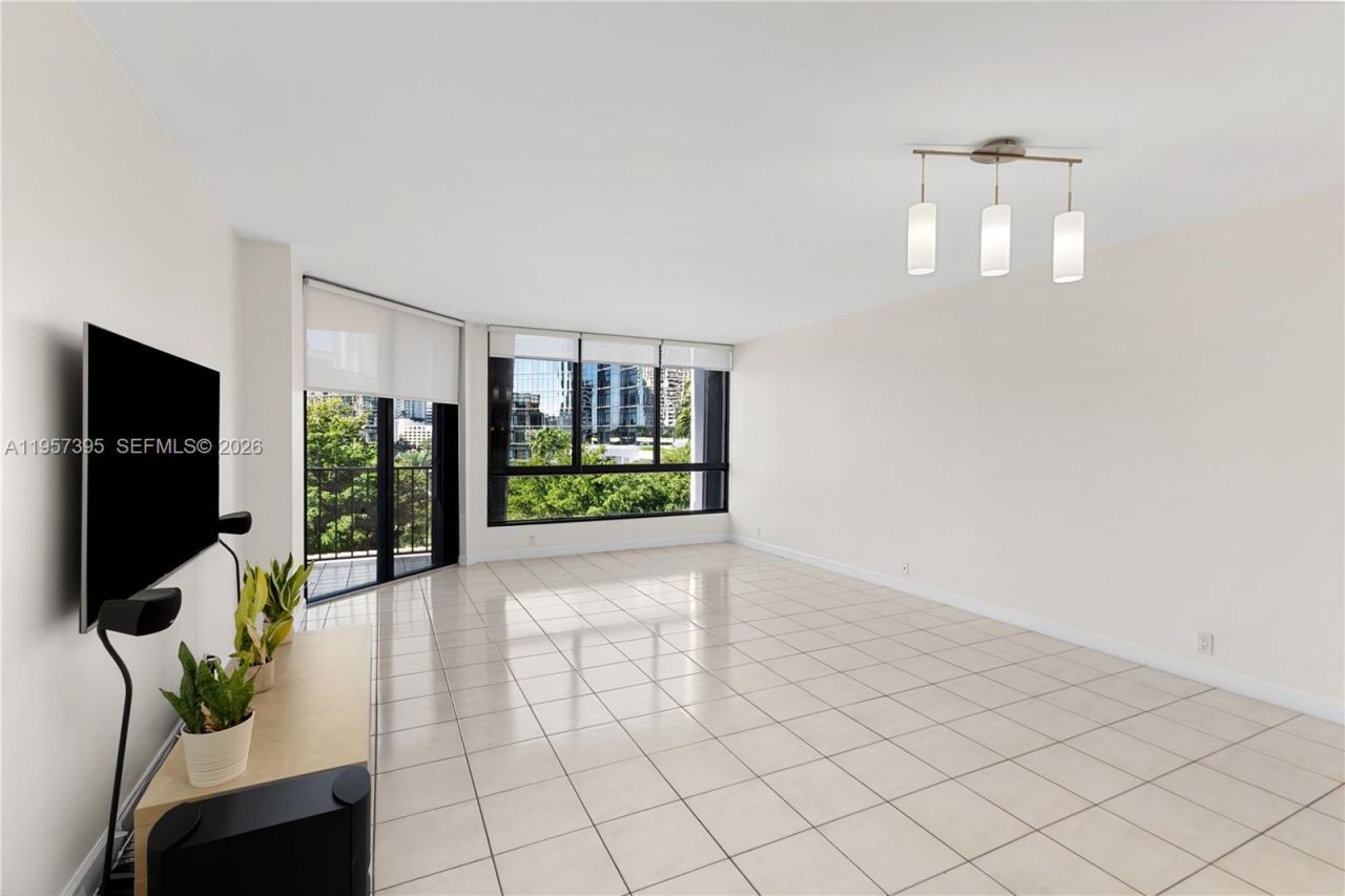520 W Brickell Key Dr, Unit A619, Miami, FL 33131 Photo