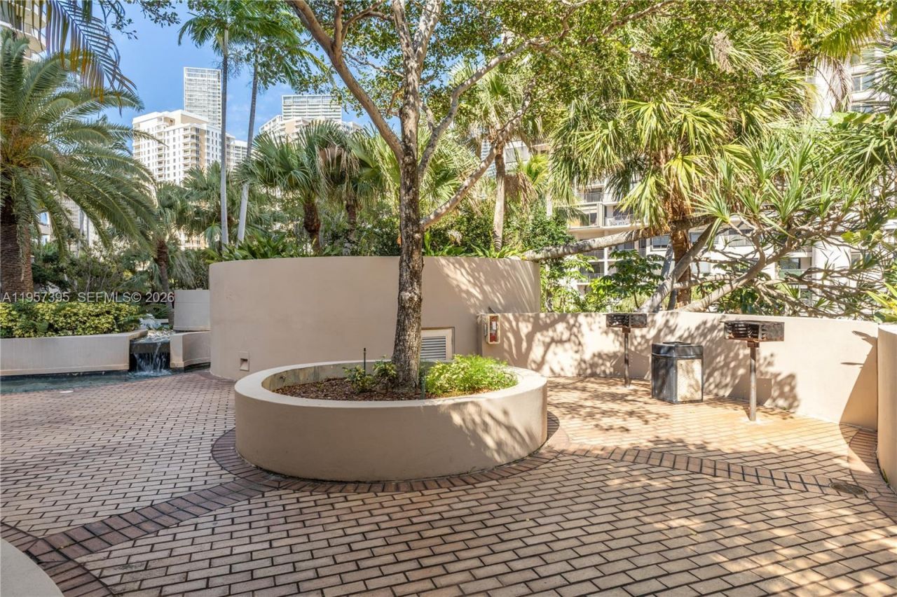 520 W Brickell Key Dr, Unit A619, Miami, FL 33131 Photo