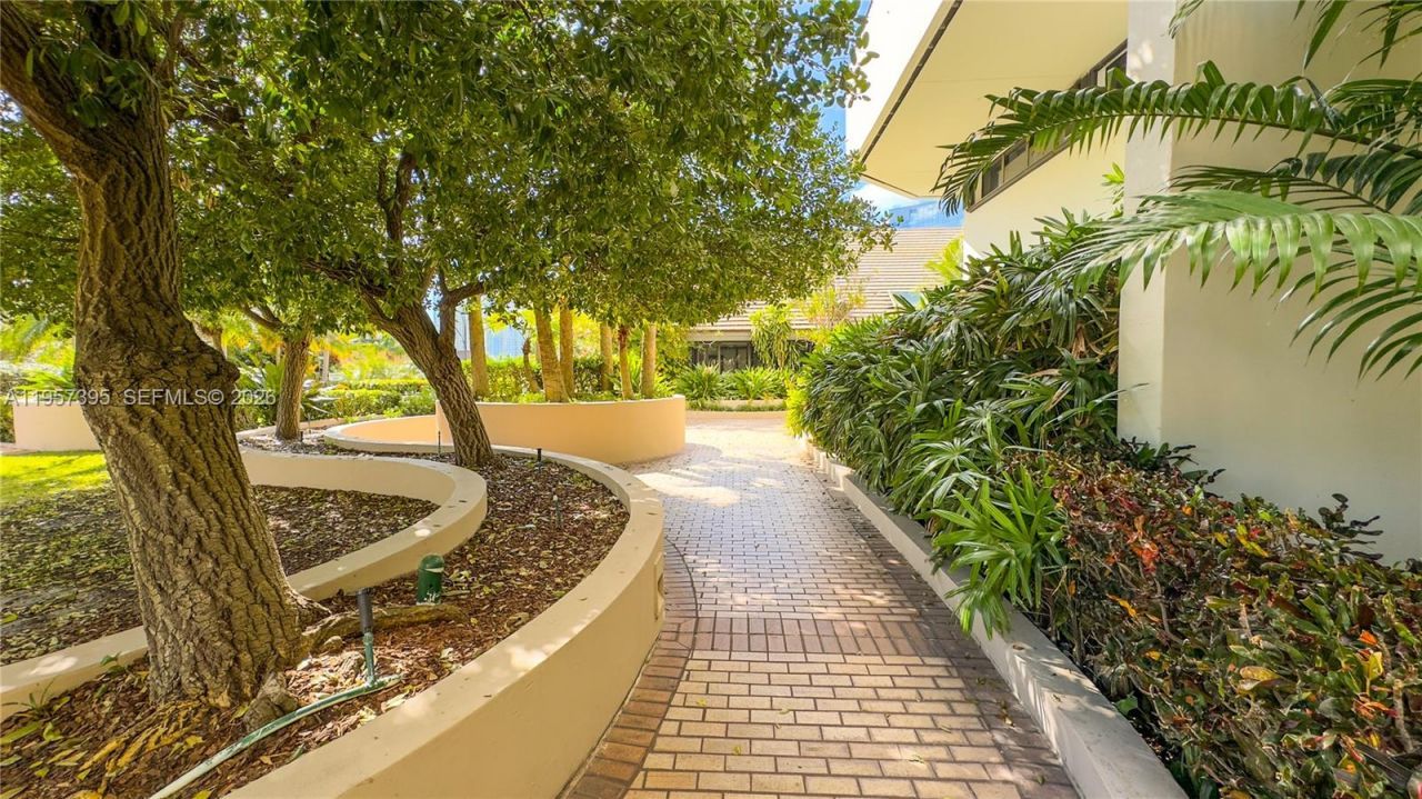 520 W Brickell Key Dr, Unit A619, Miami, FL 33131 Photo