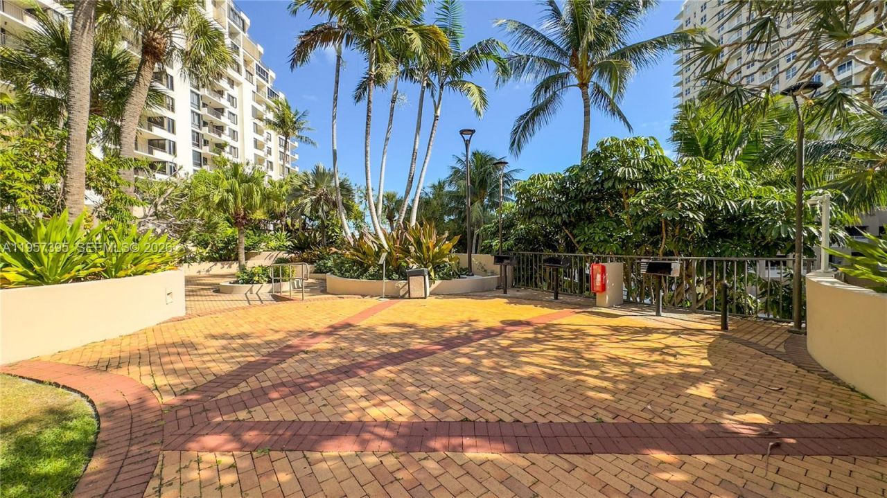 520 W Brickell Key Dr, Unit A619, Miami, FL 33131 Photo