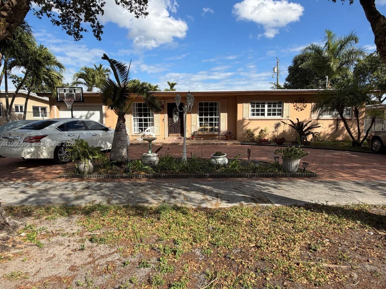 5365 W 14th Ln, Hialeah, FL 33012 Photo