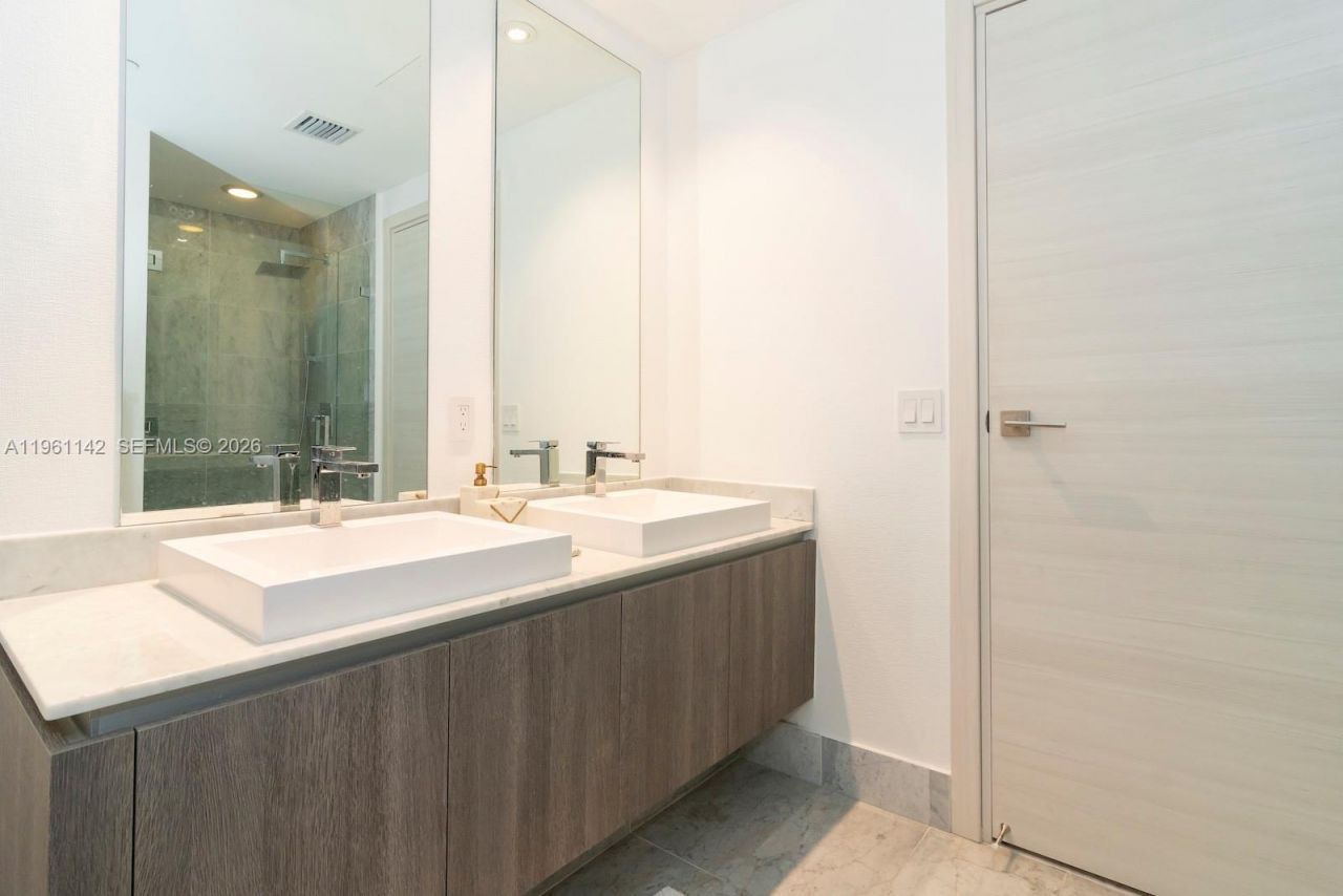 801 S Miami Ave , Unit 3803, Miami, FL 33130 Photo