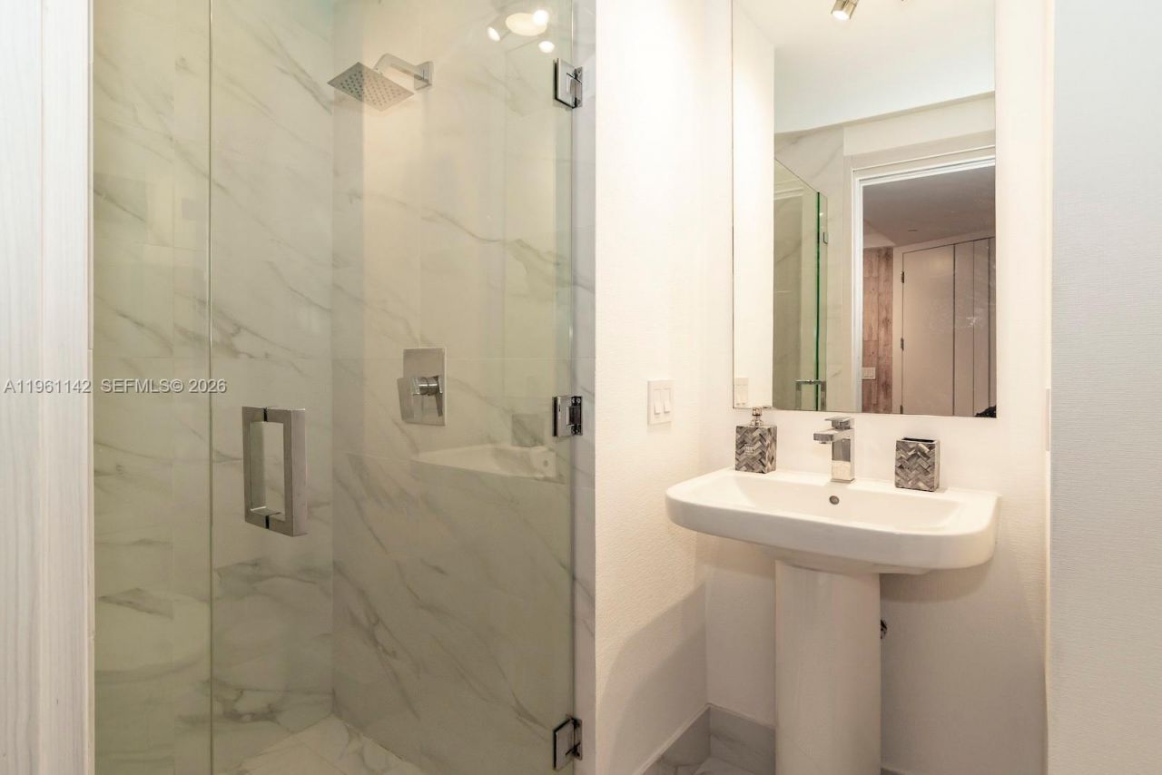 801 S Miami Ave , Unit 3803, Miami, FL 33130 Photo