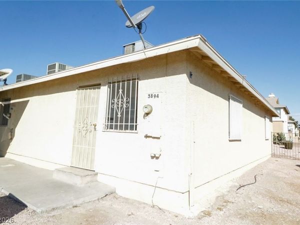 3894 Soda Springs Drive, Las Vegas, NV 89115