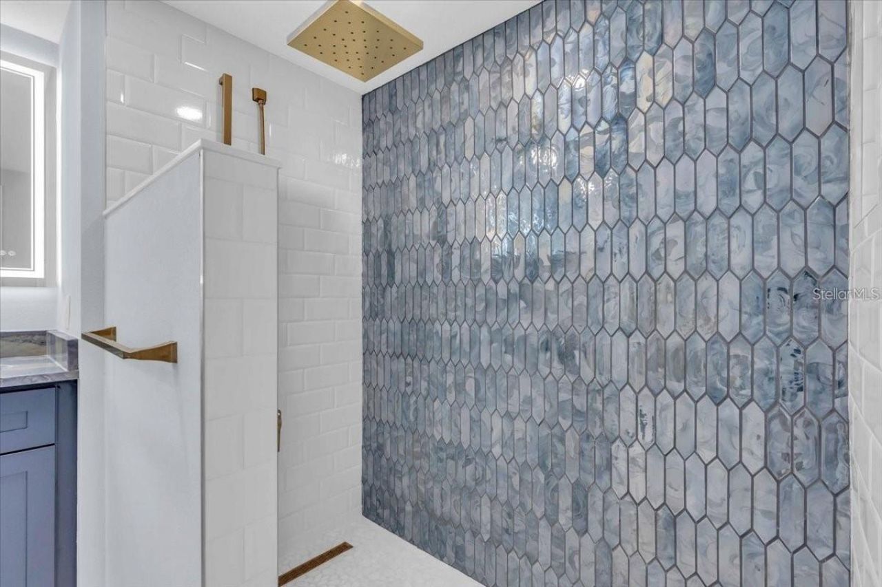 1211 Gulf Of Mexico Drive, Unit 403, Longboat Key, FL 34228 Photo