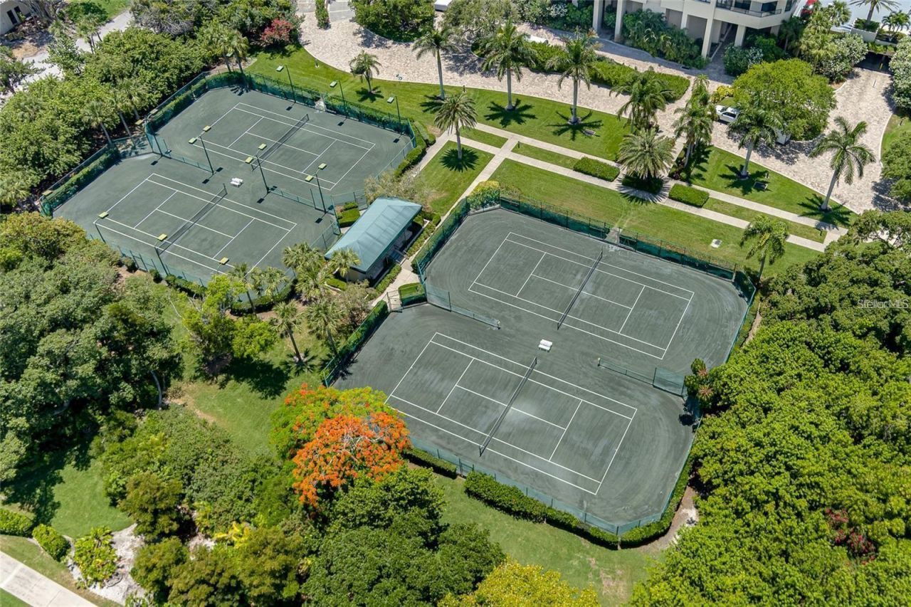 1211 Gulf Of Mexico Drive, Unit 403, Longboat Key, FL 34228 Photo