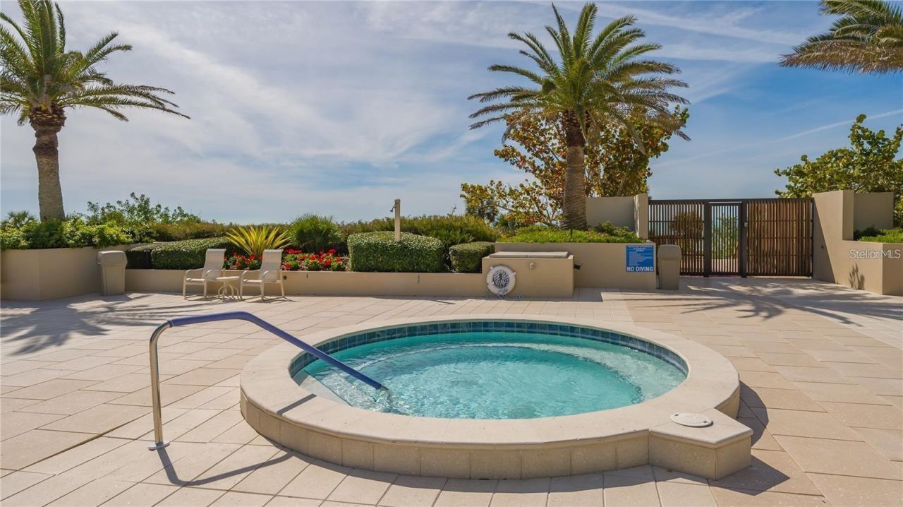 1211 Gulf Of Mexico Drive, Unit 403, Longboat Key, FL 34228 Photo