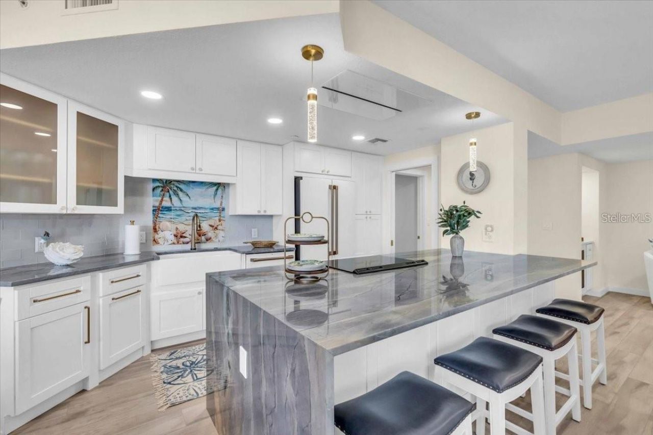 1211 Gulf Of Mexico Drive, Unit 403, Longboat Key, FL 34228 Photo