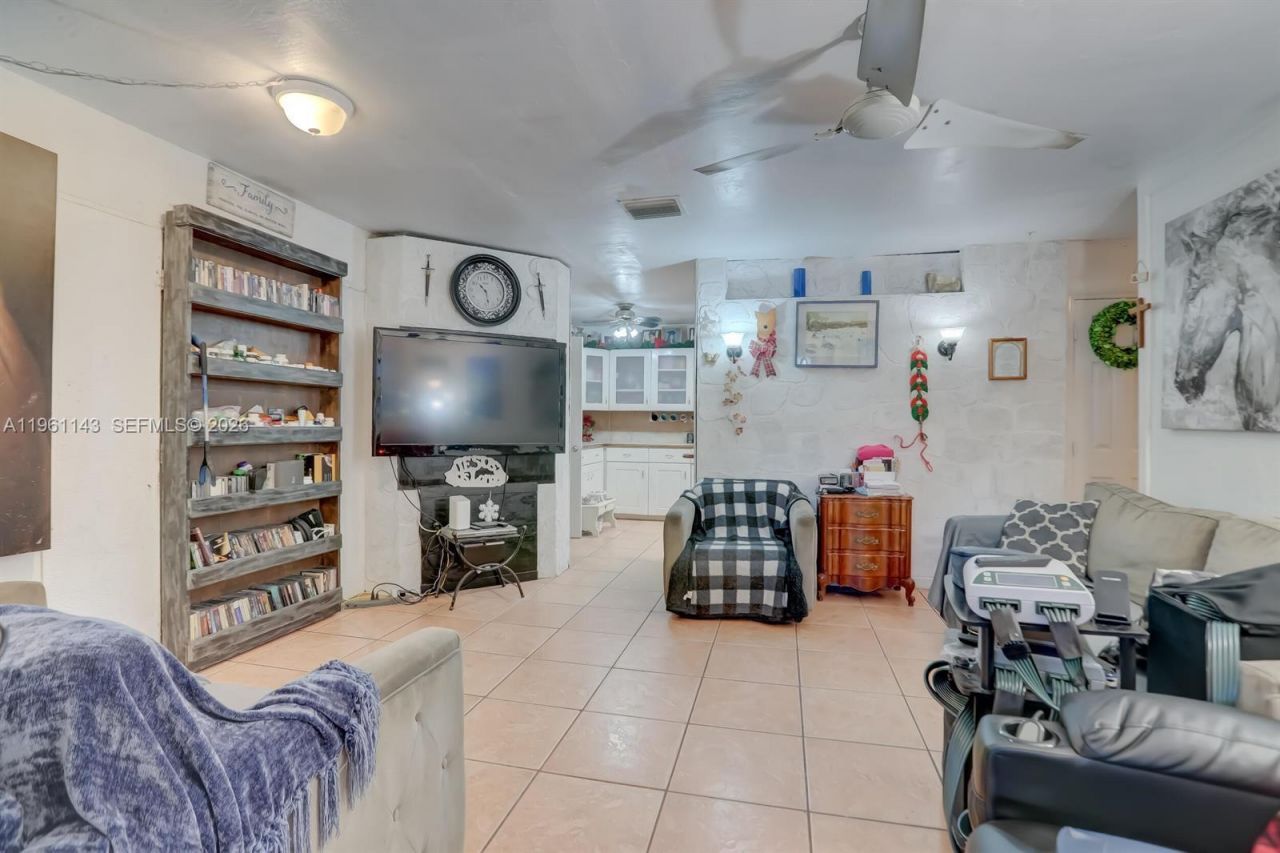 2200 SW 42nd Way , Fort Lauderdale, FL 33317 Photo