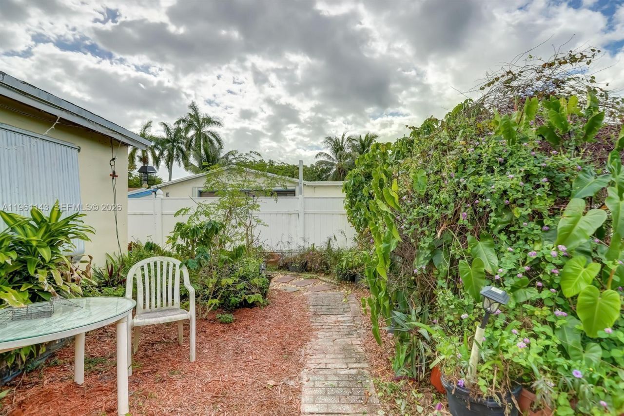 2200 SW 42nd Way , Fort Lauderdale, FL 33317 Photo