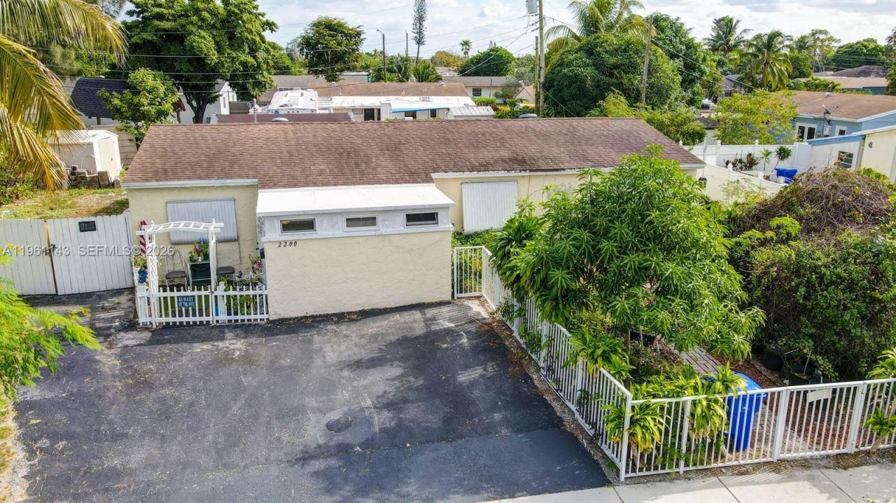 2200 SW 42nd Way , Fort Lauderdale, FL 33317 Photo