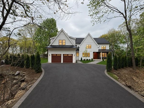 60R Lynnbrook Rd, Lynnfield, MA 01940