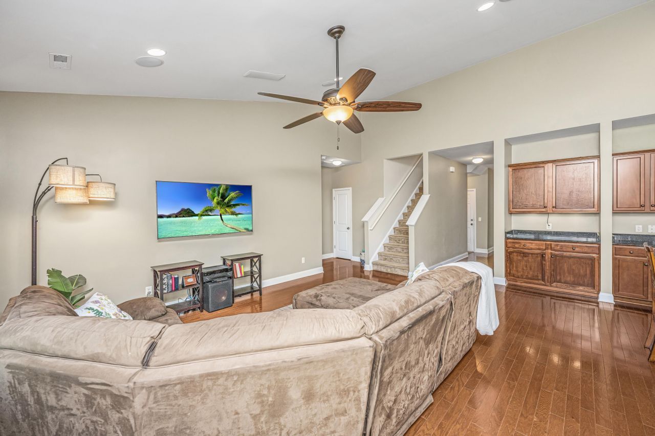 1821 Ground Pine Drive Photo 10