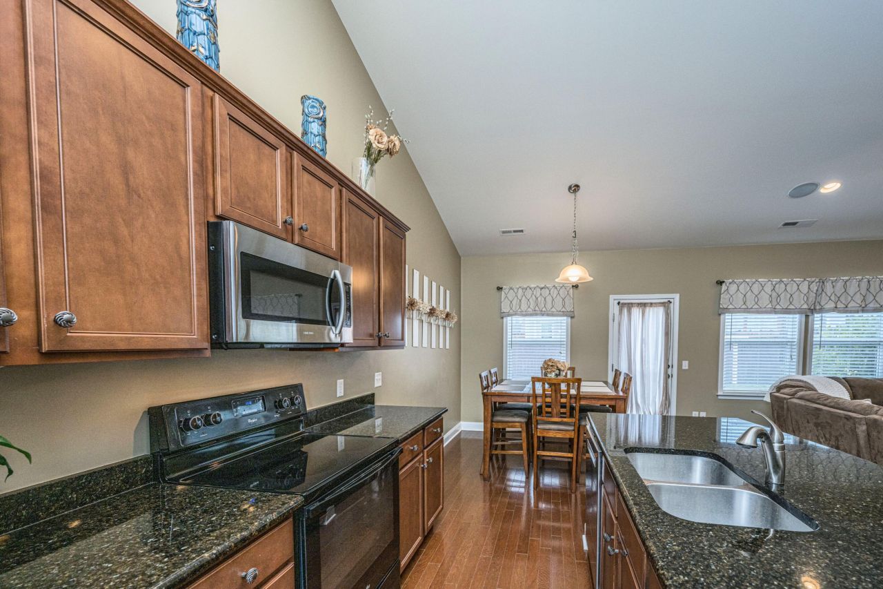 1821 Ground Pine Drive Photo 11