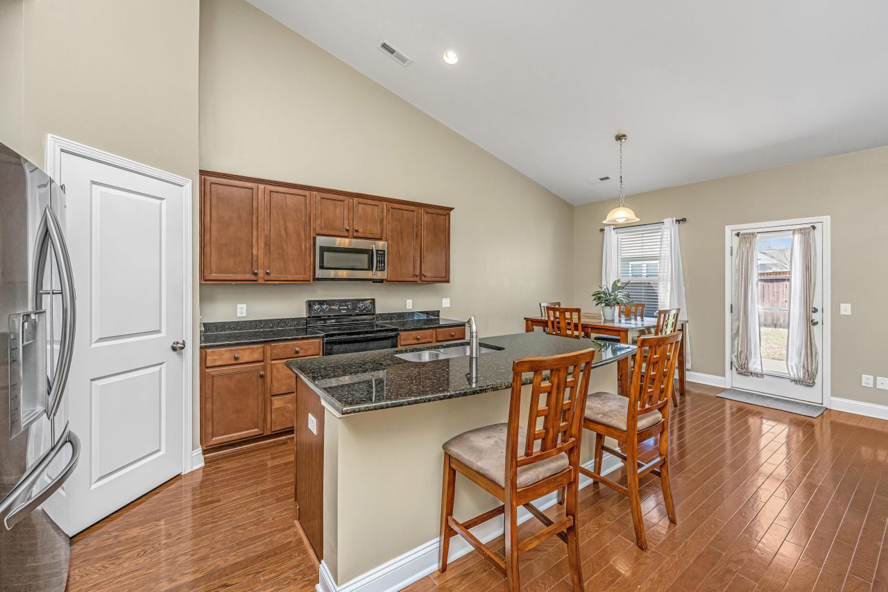 1821 Ground Pine Drive Photo 12