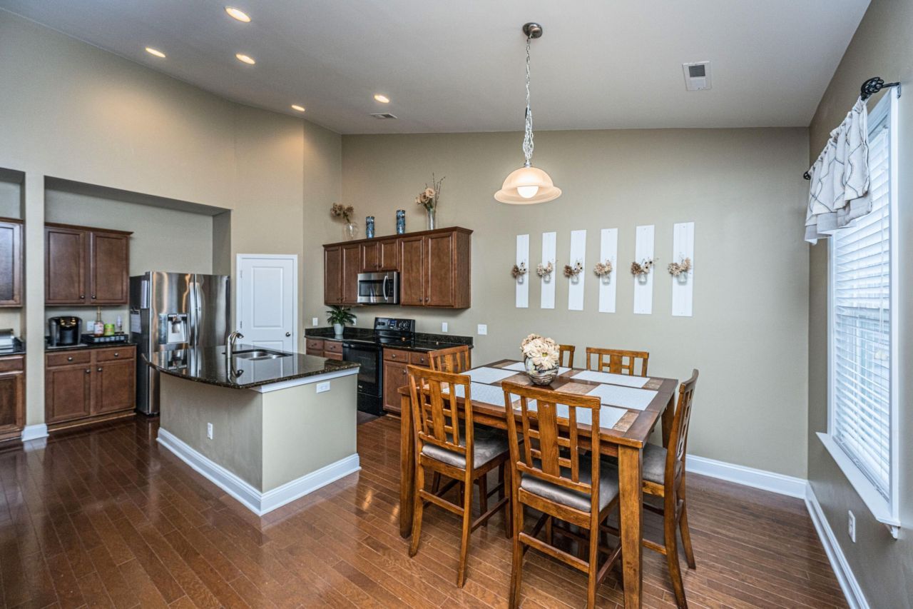 1821 Ground Pine Drive Photo 7