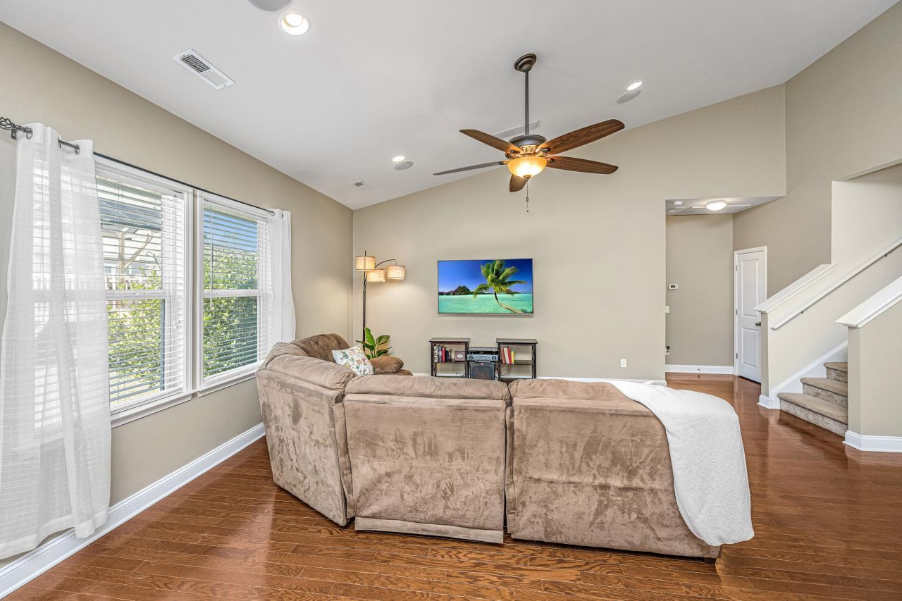 1821 Ground Pine Drive Photo 7