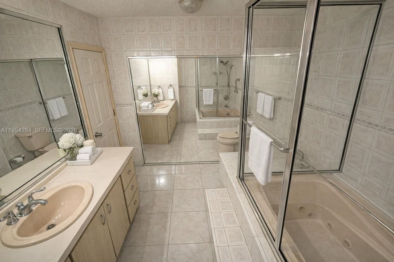 3241 NW 40th St, Lauderdale Lakes, FL 33309 Photo