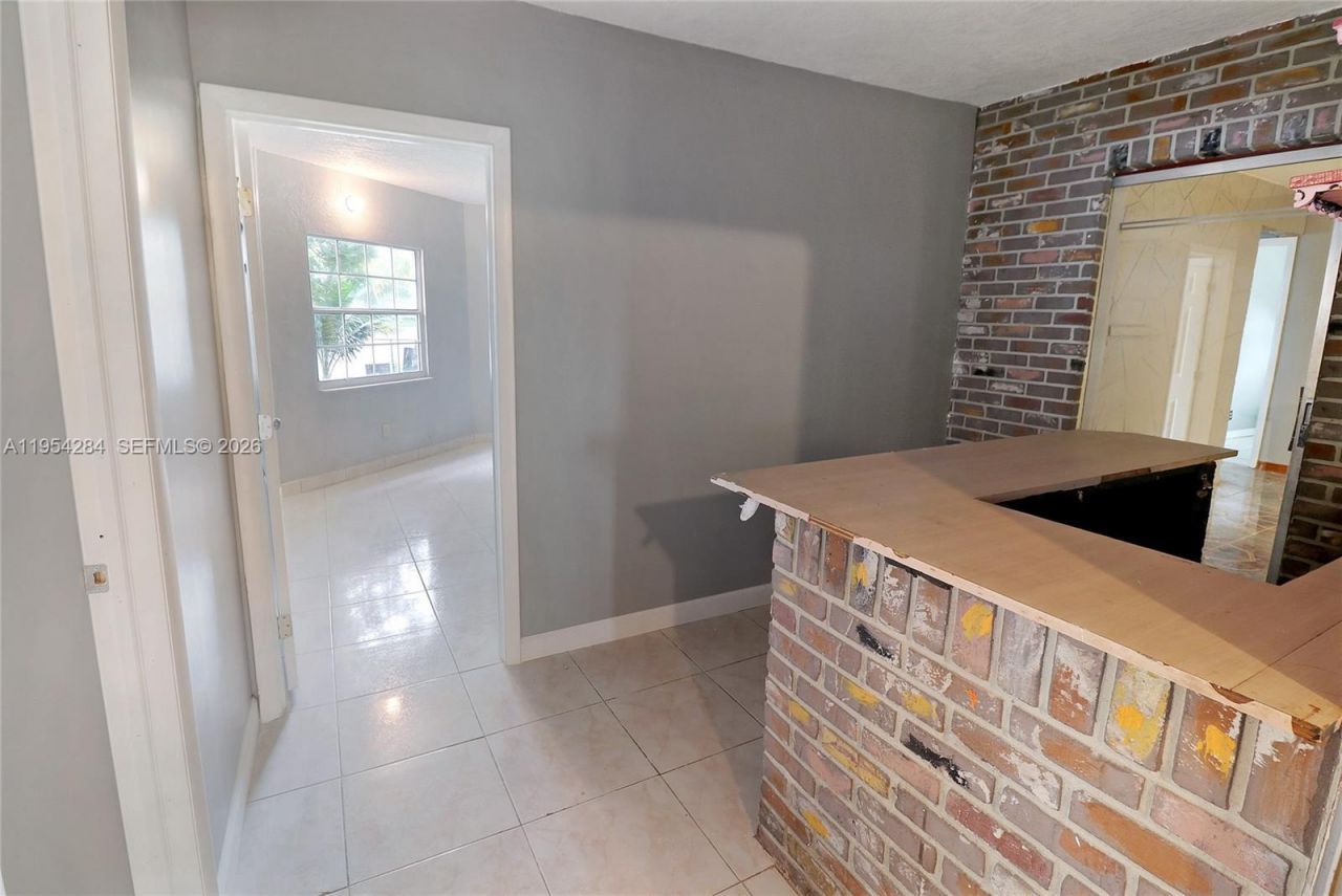 3241 NW 40th St, Lauderdale Lakes, FL 33309 Photo