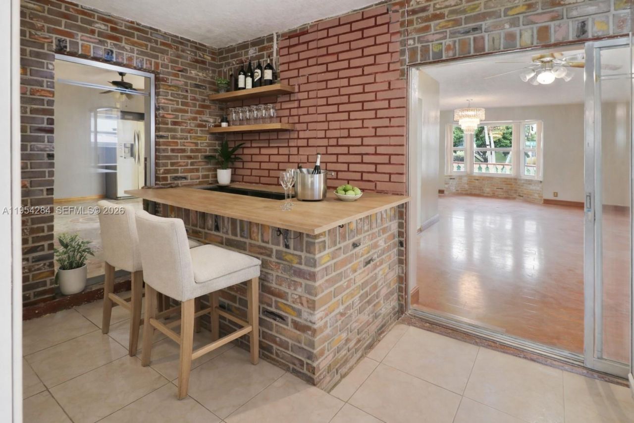 3241 NW 40th St, Lauderdale Lakes, FL 33309 Photo