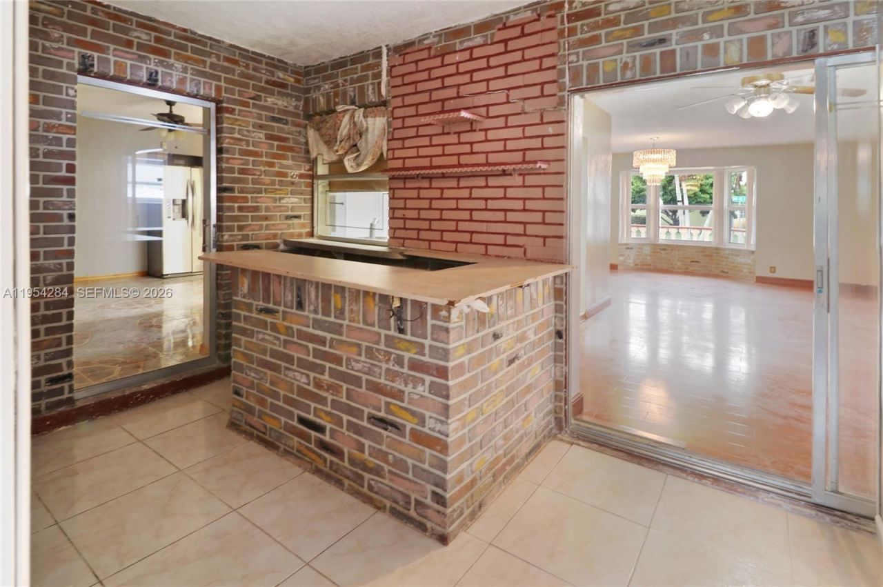 3241 NW 40th St, Lauderdale Lakes, FL 33309 Photo