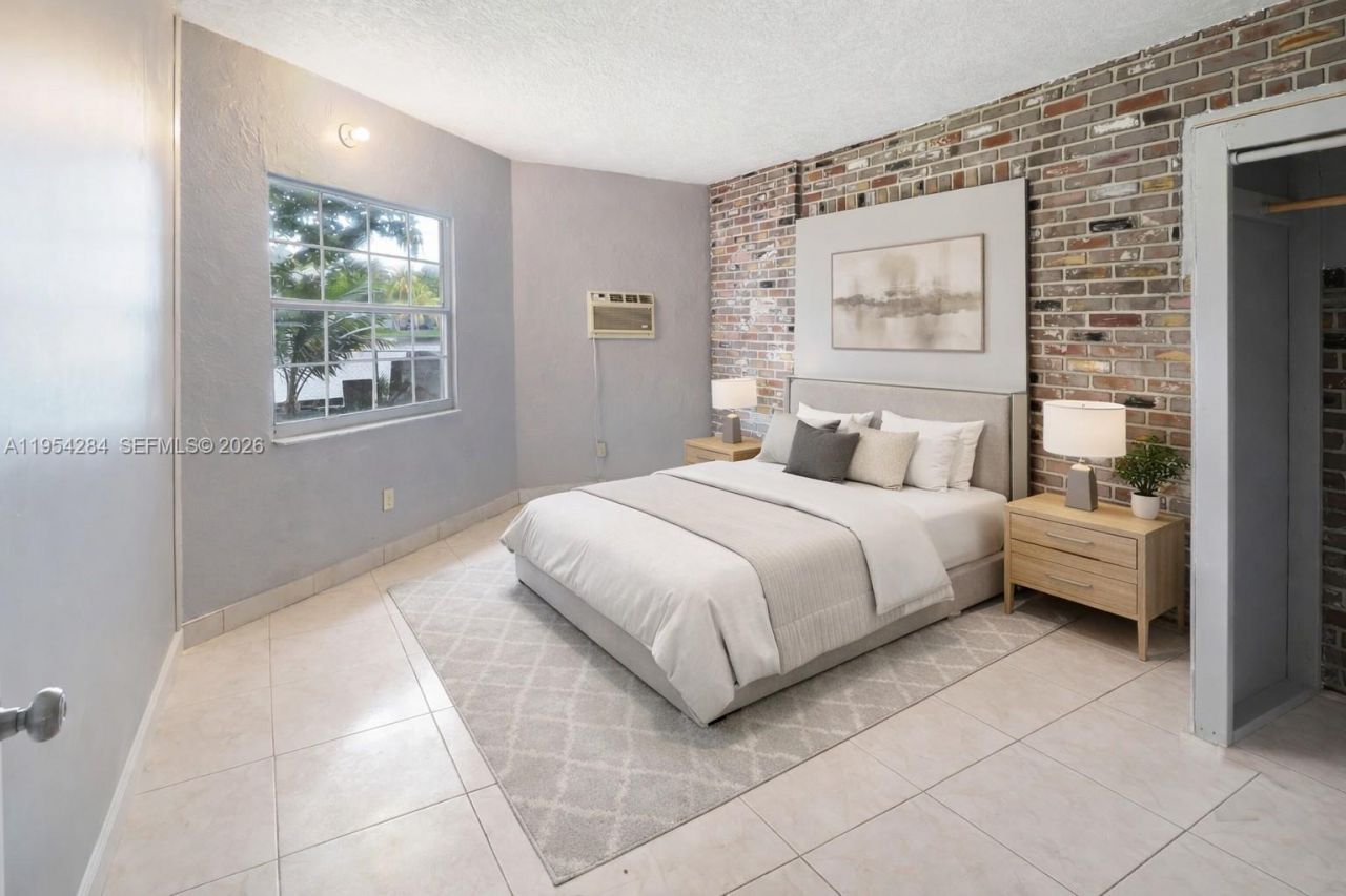 3241 NW 40th St, Lauderdale Lakes, FL 33309 Photo