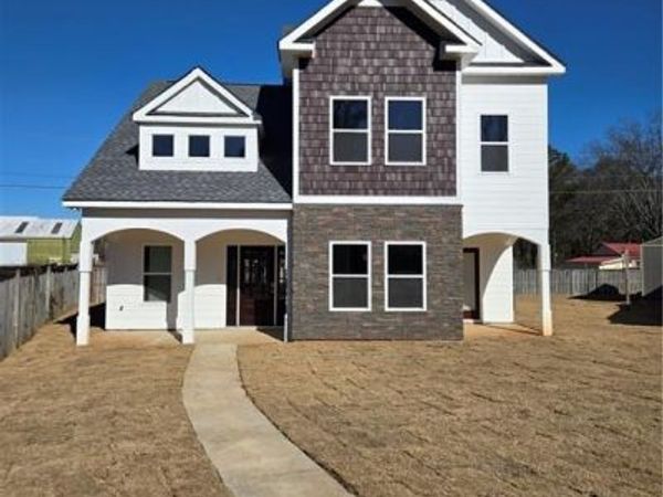 34 Walnut Street E, Moulton, AL 35650