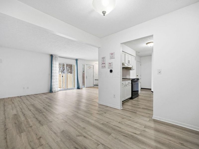 5258 Captains Court , Unit E, Columbus, OH 43220 Photo 11