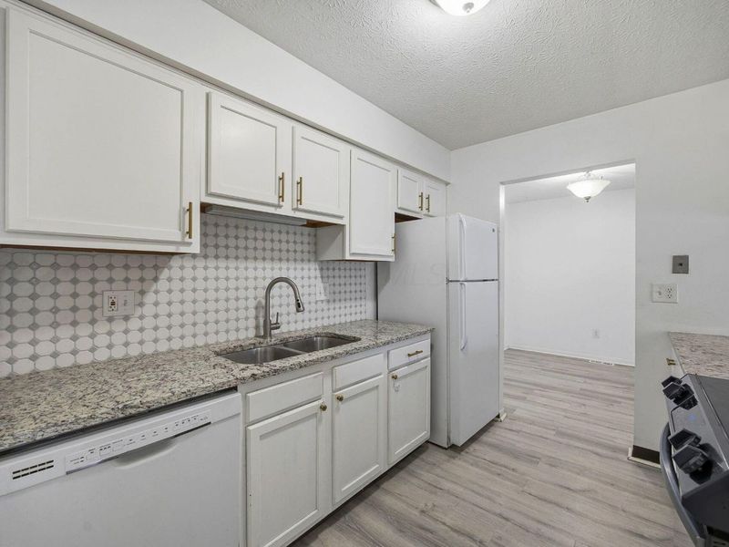 5258 Captains Court , Unit E, Columbus, OH 43220 Photo 16